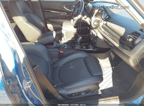 WMWXJ1C01N2P75638 2022 MINI CLUBMAN Blue Front interior view