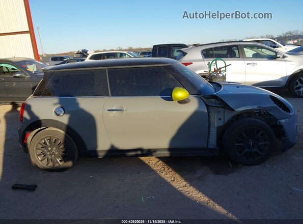 WMWXP7C54H2A45534 2017 MINI HARDTOP Gray Rear interior view