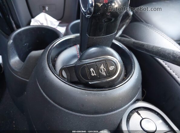 WMWXR5C02L2L71213 2020 MINI HARDTOP Gray Dashboard view