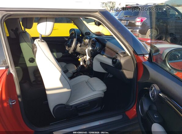 WMWXR5C02L2M23665 2020 MINI HARDTOP Orange Вид салону спереду