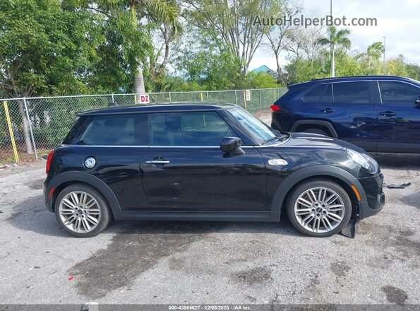 WMWXR5C04L2M34120 2020 MINI HARDTOP Black Вид задньої частини салону