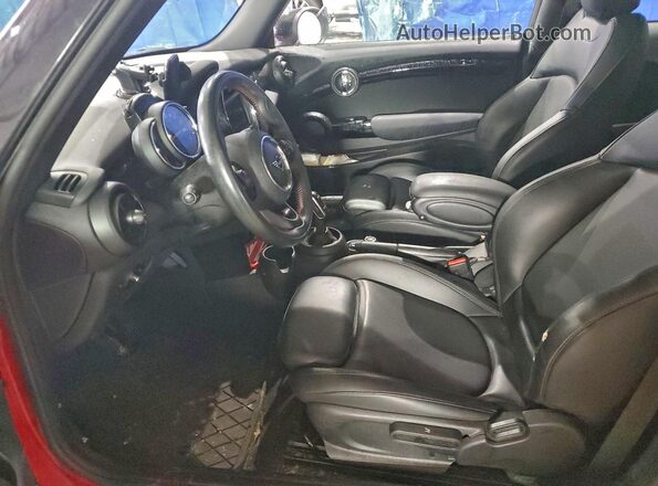 WMWXR5C06L2M16296 2020 MINI COOPER Red Front interior view