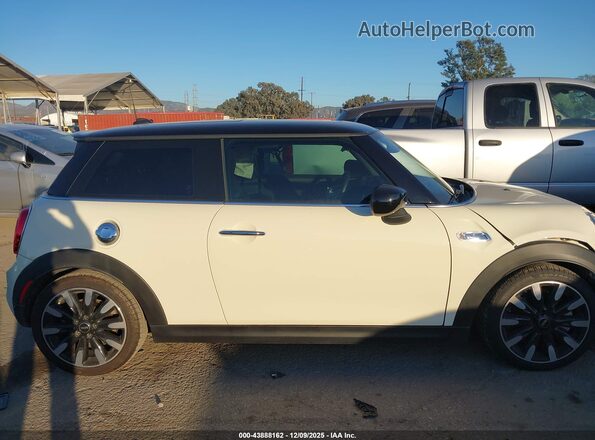 WMWXR5C09M2P05853 2021 MINI HARDTOP White Vista interior trasera