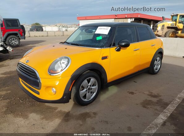 WMWXU1C34H2F78407 2017 MINI HARDTOP Yellow Առջևի ձախ երեք քառորդ տեսարան