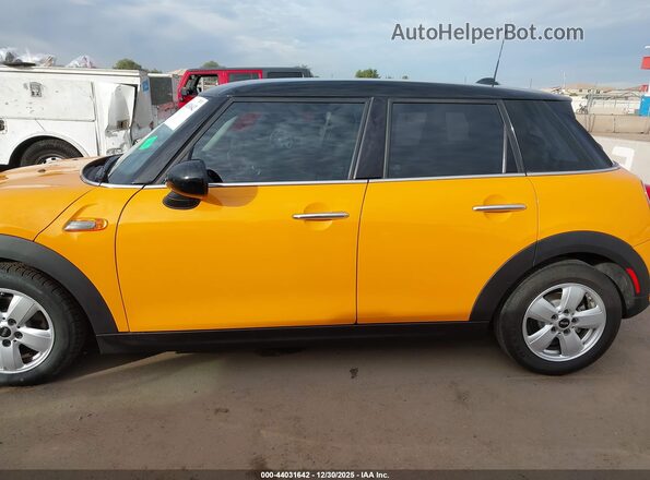 WMWXU1C34H2F78407 2017 MINI HARDTOP Yellow Սալոնի 360 աստիճան տեսք