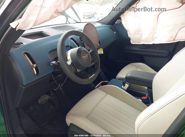 WMZ23GA01T7U18828 2026 MINI COUNTRYMAN Green Вид салону спереду