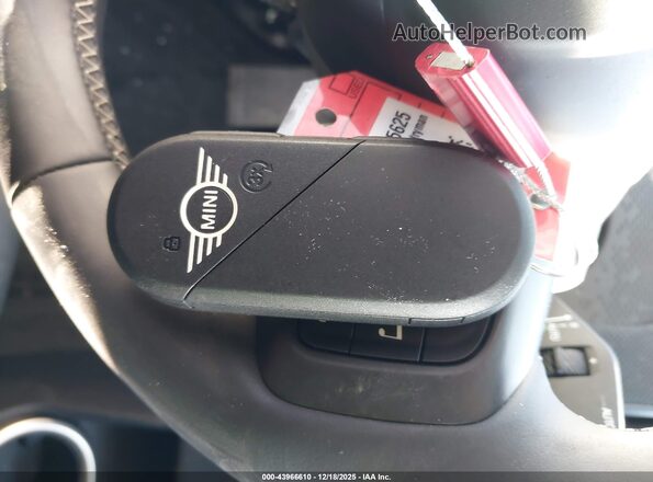WMZ23GA09S7R15625 2025 MINI COUNTRYMAN White Вид панелі приладів