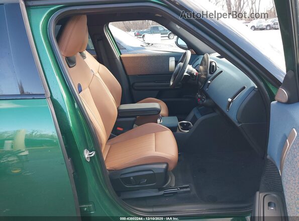 WMZ53GA05S7T24561 2025 MINI SE COUNTRYMAN Green Вид салону спереду