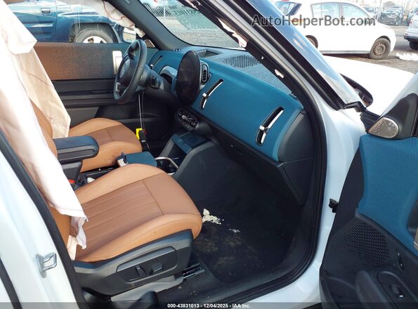 WMZ53GA09S7R56933 2025 MINI SE COUNTRYMAN White Вид салону спереду
