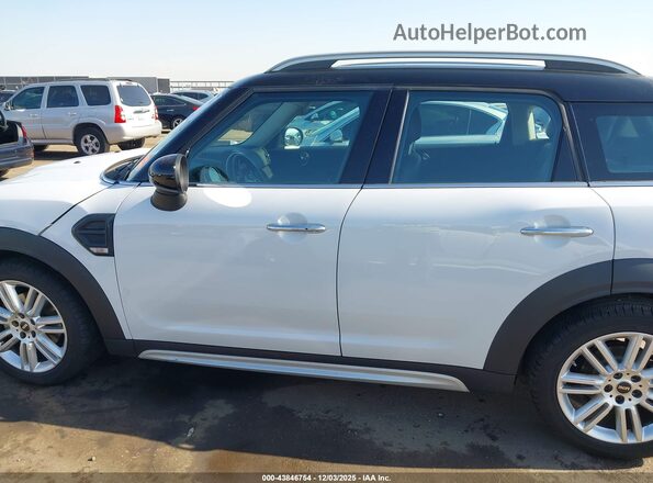 WMZYS7C32J3E07865 2018 MINI COUNTRYMAN White 360 interior view