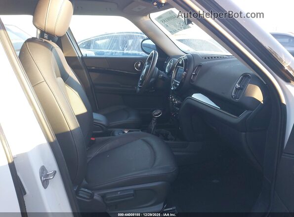 WMZYS7C53K3J04903 2019 MINI COUNTRYMAN Белый Вид салона спереди