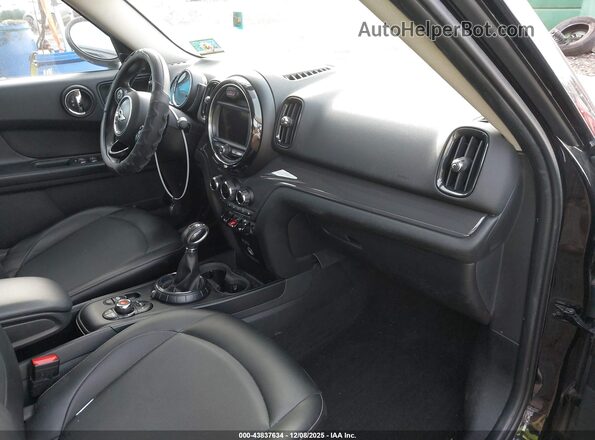 WMZYV5C31H3E01450 2017 MINI COUNTRYMAN Gray Vista interior delantera