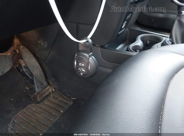 WMZYV5C31H3E01450 2017 MINI COUNTRYMAN Gray Vista del salpicadero