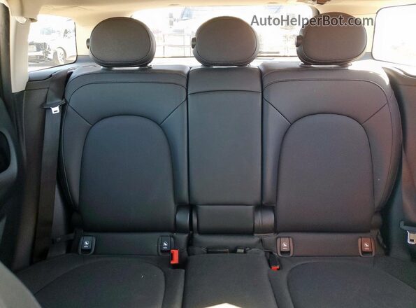 WMZYX1C05L3L47438 2020 MINI COOPER Gray Widok tylnych siedzeń