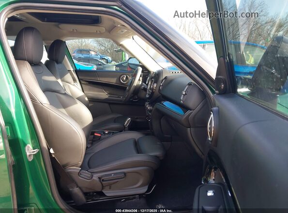 WMZYX1C09L3M10380 2020 MINI COUNTRYMAN Green Front interior view