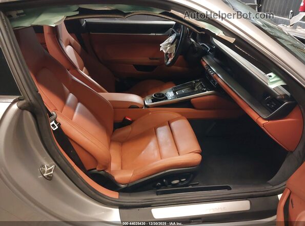 WP0AA2A90SS207246 2025 PORSCHE 911 Gray წინა სალონის ხედი