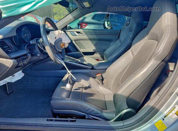 WP0AA2A95MS205589 2021 PORSCHE 911 Серебряный Вид салона спереди