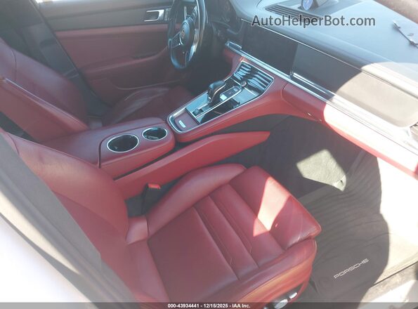 WP0AB2A76JL135151 2018 PORSCHE PANAMERA White Front interior view