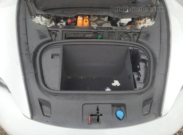 WP0AB2Y14LSA51780 2020 PORSCHE TAYCAN White Вид задньої частини салону