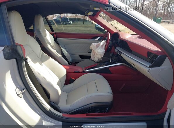 WP0CB2A95NS245145 2022 PORSCHE 911 White წინა სალონის ხედი