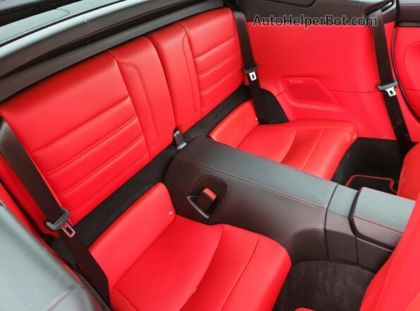 WP0CB2A98NS245012 2022 PORSCHE 911 Silver Rear seats view