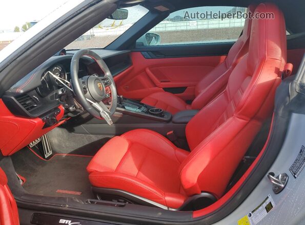WP0CB2A98NS245012 2022 PORSCHE 911 Silver Front interior view