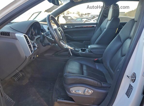 WP1AA2A27HKA84538 2017 PORSCHE CAYENNE White Սալոնի դիմացի տեսք