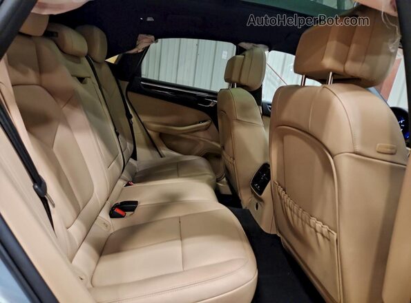 WP1AA2A52RLB18732 2024 PORSCHE MACAN Silver უკანა სალონის ხედი