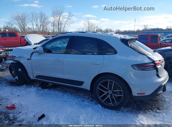 WP1AA2A54NLB08357 2022 PORSCHE MACAN White 360 interior view