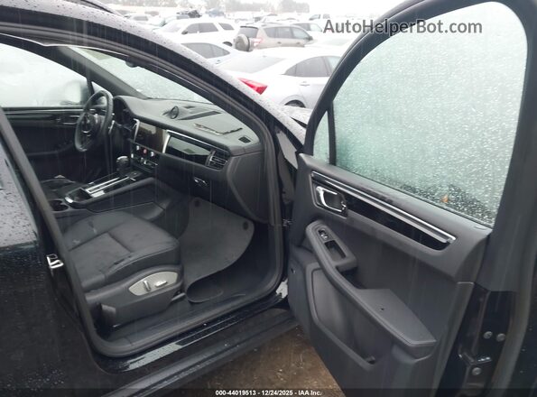 WP1AA2A54SLB10153 2025 PORSCHE MACAN Black Вид салону спереду