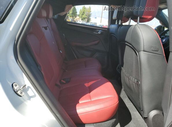 WP1AA2A55RLB16635 2024 PORSCHE MACAN White Rear seats view