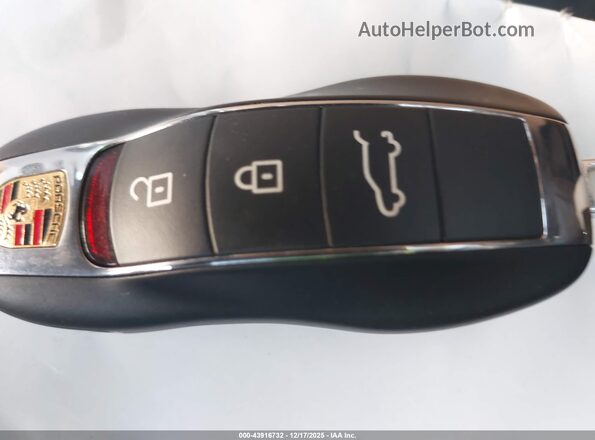 WP1AA2A56RLB16904 2024 PORSCHE MACAN White Widok deski rozdzielczej