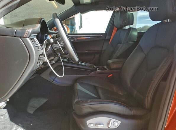 WP1AA2A56SLB11871 2025 PORSCHE MACAN Orange Вид салону спереду