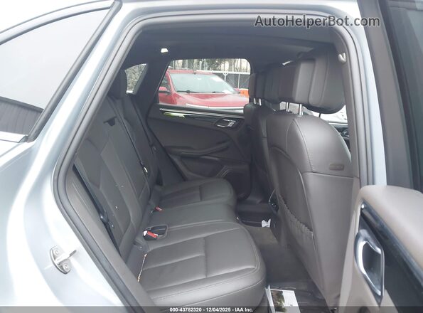 WP1AA2A58PLB07022 2023 PORSCHE MACAN Gray VIN կոդի պիտակի տեսք