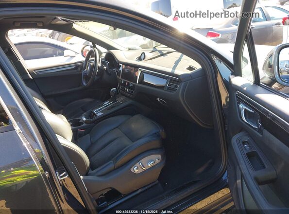 WP1AA2A58RLB03491 2024 PORSCHE MACAN Black Вид салону спереду