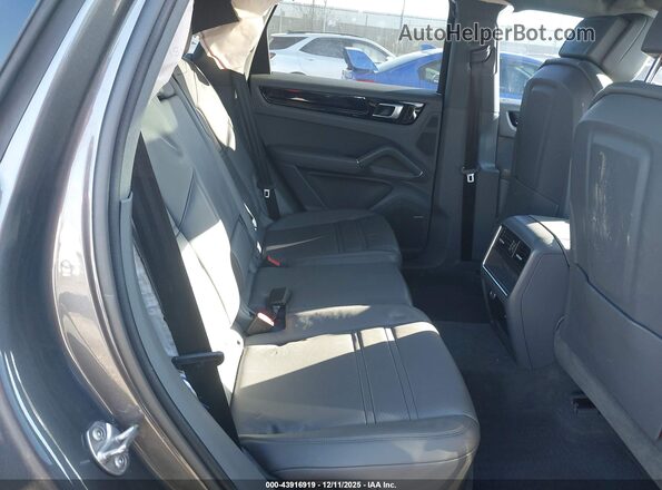 WP1AA2AY2MDA08230 2021 PORSCHE CAYENNE Gray VIN կոդի պիտակի տեսք