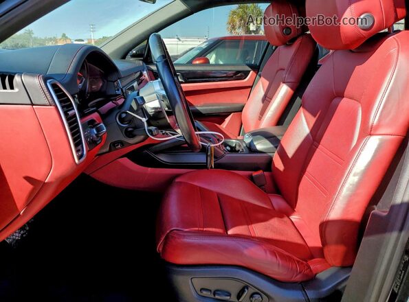 WP1AA2AY2NDA04020 2022 PORSCHE CAYENNE Black Front interior view