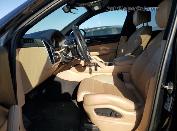 WP1AA2AY8PDA02095 2023 PORSCHE CAYENNE Blue Widok wnętrza z przodu