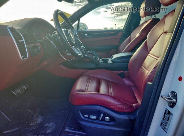 WP1AB2AY6MDA27456 2021 PORSCHE CAYENNE White Vista interior delantera