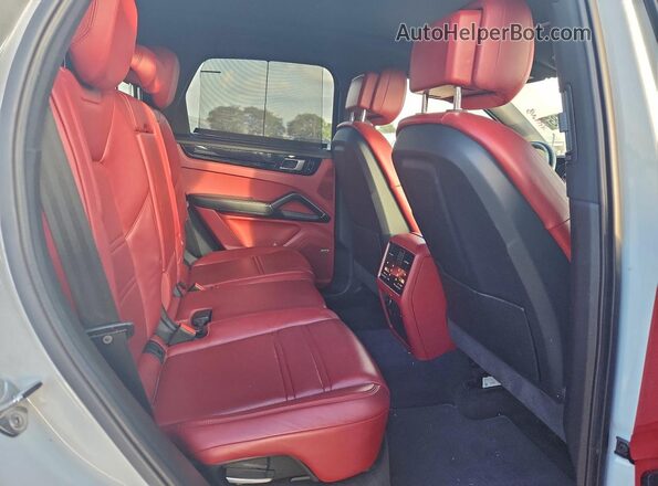 WP1AB2AY6MDA27456 2021 PORSCHE CAYENNE White Vista interior trasera