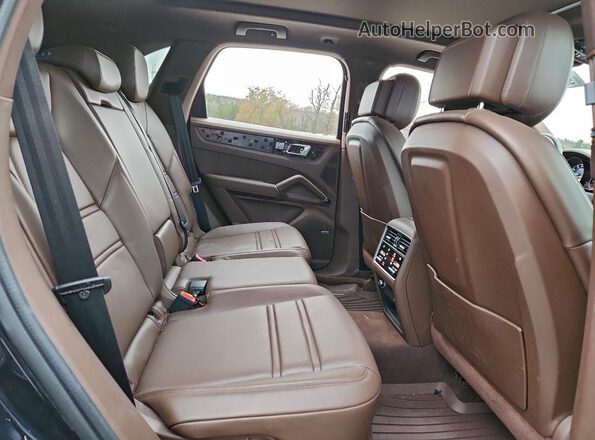 WP1AE2AY3MDA24764 2021 PORSCHE CAYENNE Угольный Вид задней части салона