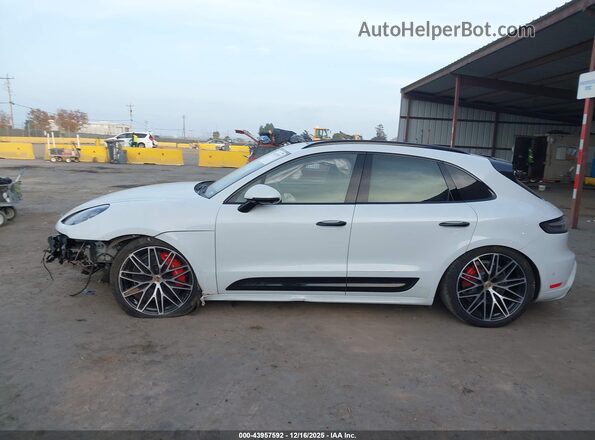 WP1AF2A53NLB31534 2022 PORSCHE MACAN White Rear interior view