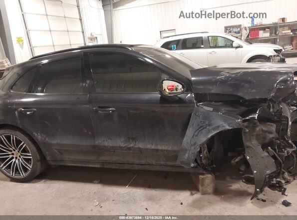 WP1AF2A58JLB70887 2018 PORSCHE MACAN Black Вид задньої частини салону