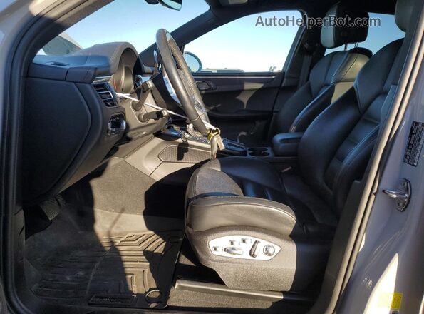WP1AG2A52MLB53276 2021 PORSCHE MACAN Silver Front interior view