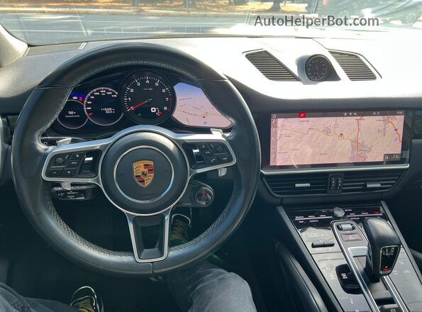 WP1BA2AY1LDA48074 2020 PORSCHE CAYENNE Black წინა სალონის ხედი