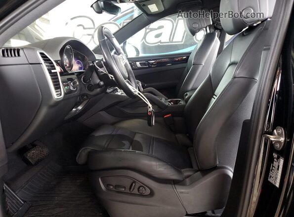 WP1BA2AY1NDA48742 2022 PORSCHE CAYENNE Black წინა სალონის ხედი