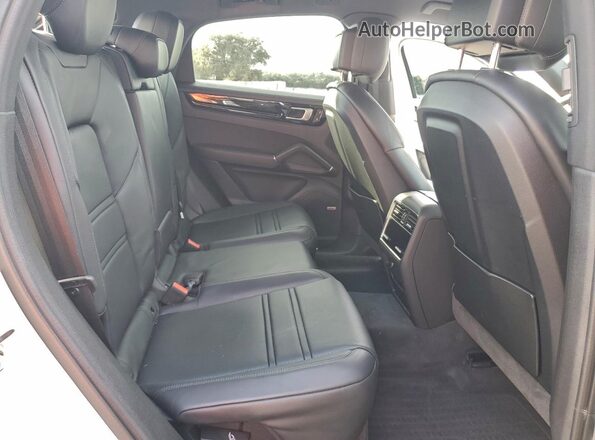 WP1BA2AY6NDA48543 2022 PORSCHE CAYENNE White Вид задньої частини салону