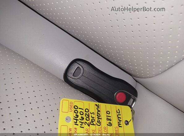 WP1BA2AY8LDA46810 2020 PORSCHE CAYENNE Gray Vista del salpicadero
