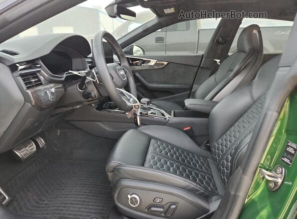 WUAAWCF54MA902287 2021 AUDI RS5 Зеленый Вид салона спереди