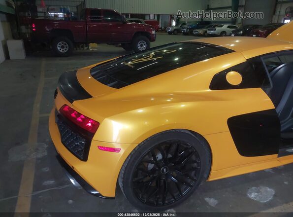 WUAEEAFX7L7900930 2020 AUDI R8 Orange Widok z przodu